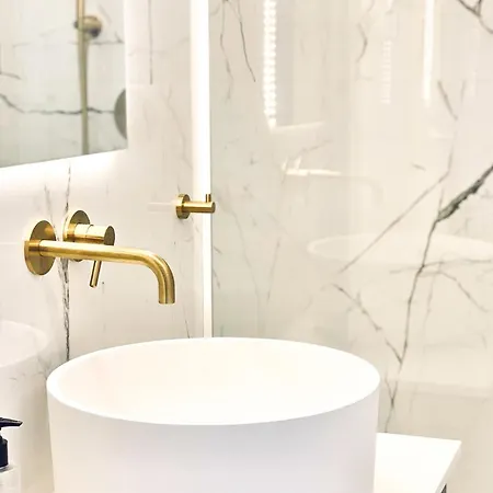 Designer Nur 450 M Vom Entfernt! Apartment